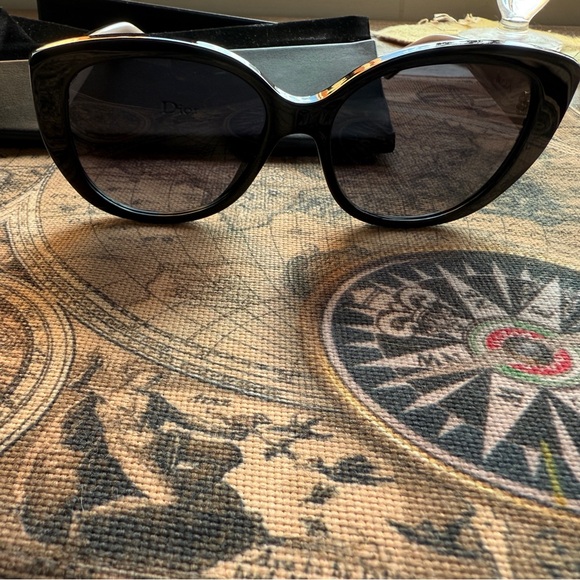 DIOR DiorLady1N 807 9O Black Women's Sunglasses - Picture 1 of 9